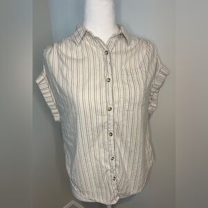 GUC Joppa Size Medium Sleeveless Button Down